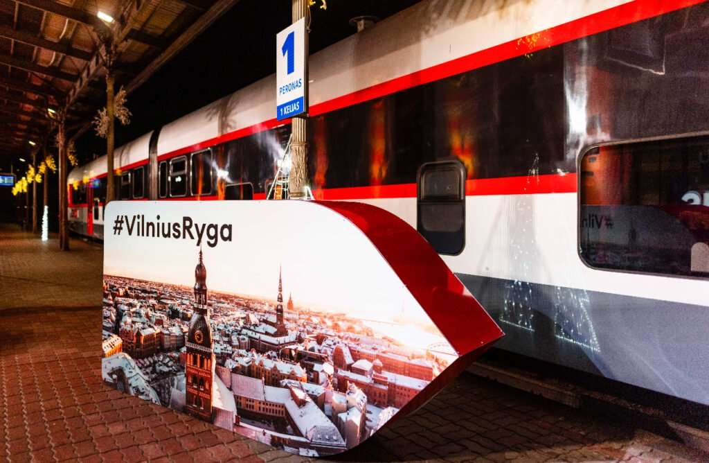 The first train from Vilnius arrived in Riga