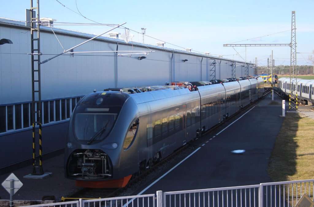 Class 665 electric trains