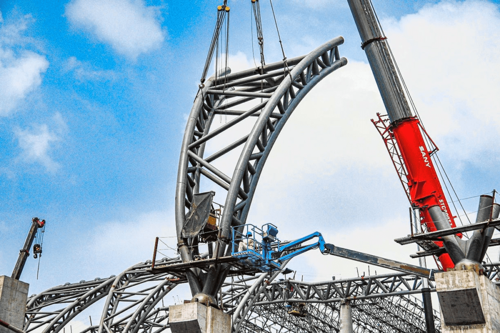 China utilizes smart robots in the construction of transportation hubs