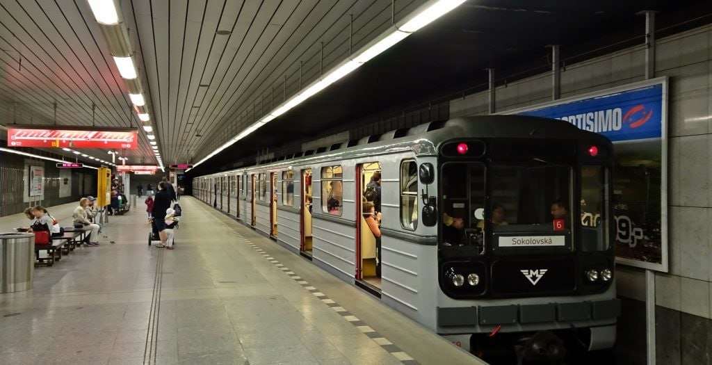 безпілотний рух на лініях метро