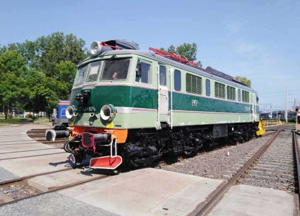 selling electric locomotives