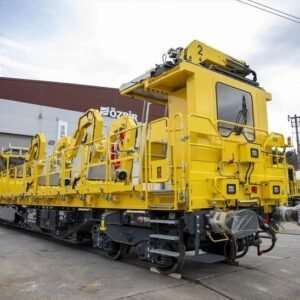 постачає колійну техніку