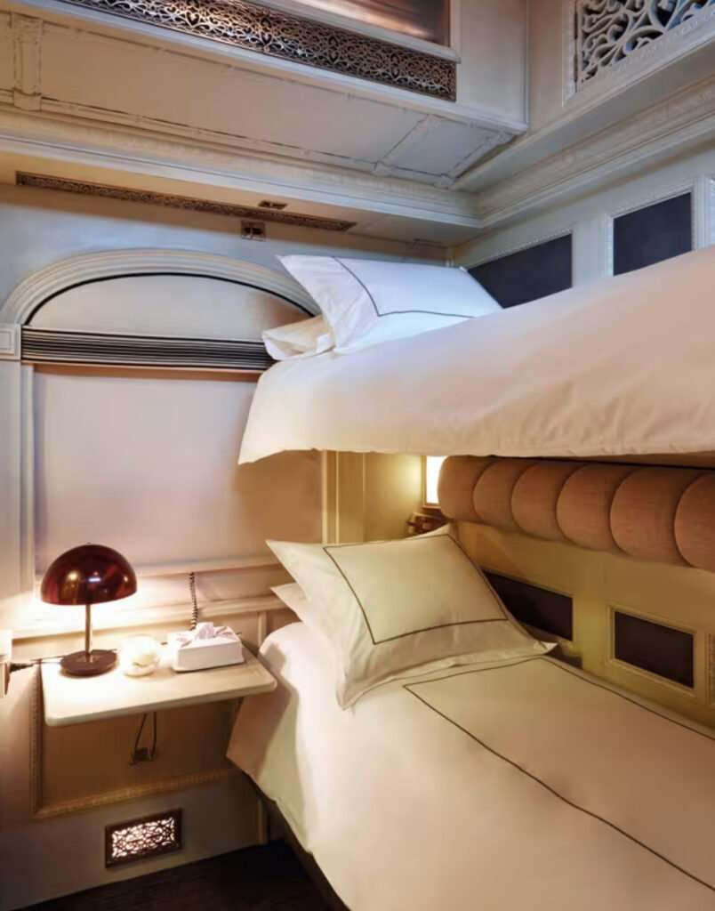 Інтер’єр та екстер’єр пасажирських вагонів