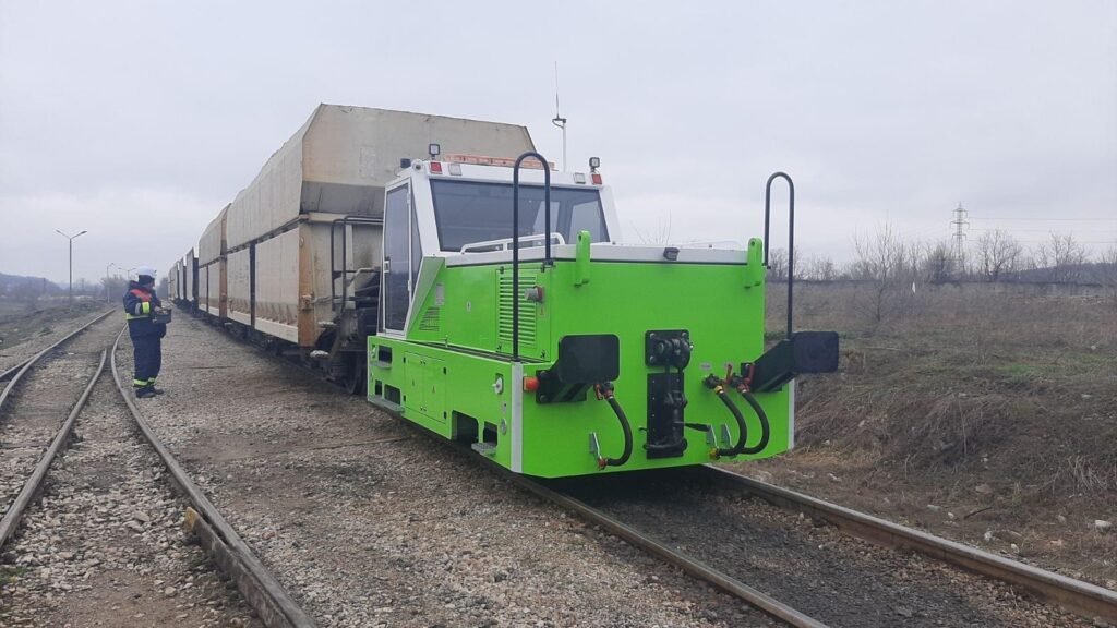 The new ES3000 battery-powered locomotive for maneuvering operations