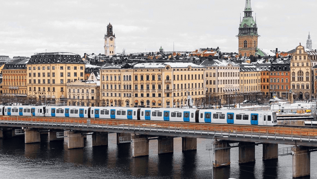 build trains for the metro