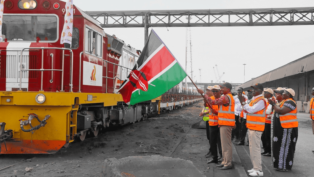 розвивати залізничну інфраструктуру