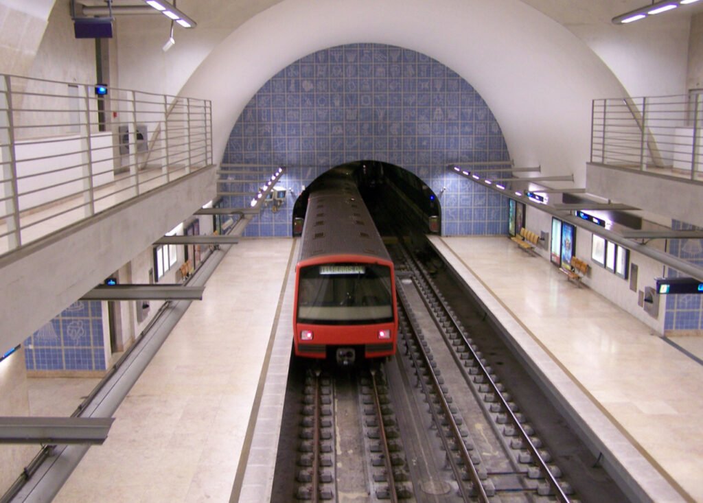 Tender for supply of trains for the Lisbon Metro Tender for supply of trains for the Lisbon Metro