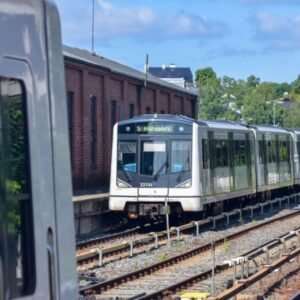 contract to supply trains for the metro