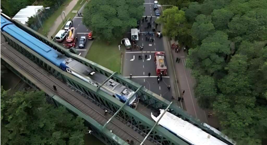 Зіткнення поїзда з локомотивом