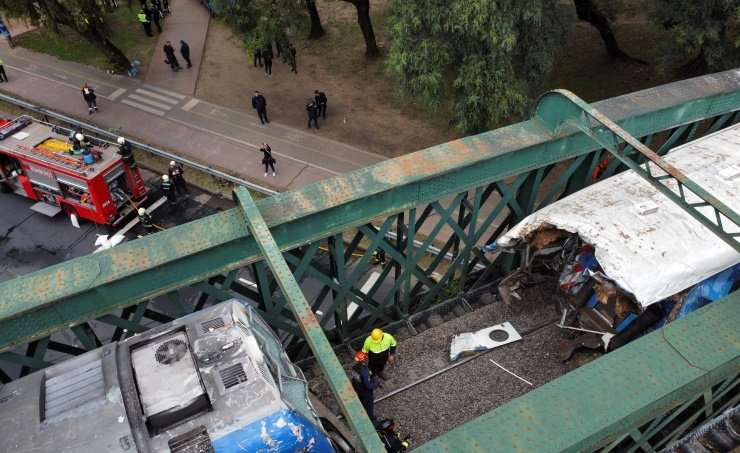 Зіткнення поїзда з локомотивом