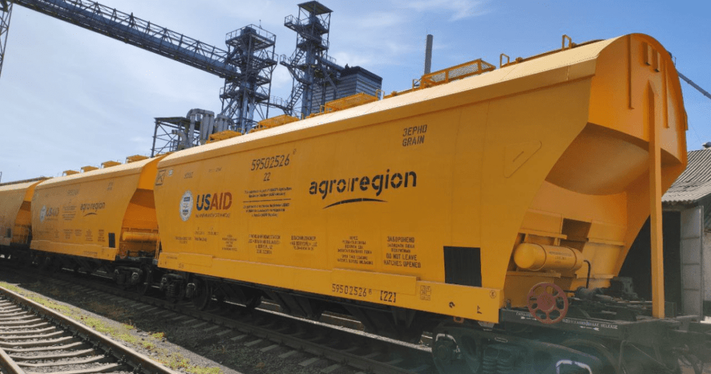 Проєкт USAID замовив 300 зерновозів Проєкт USAID замовив 300 зерновозів