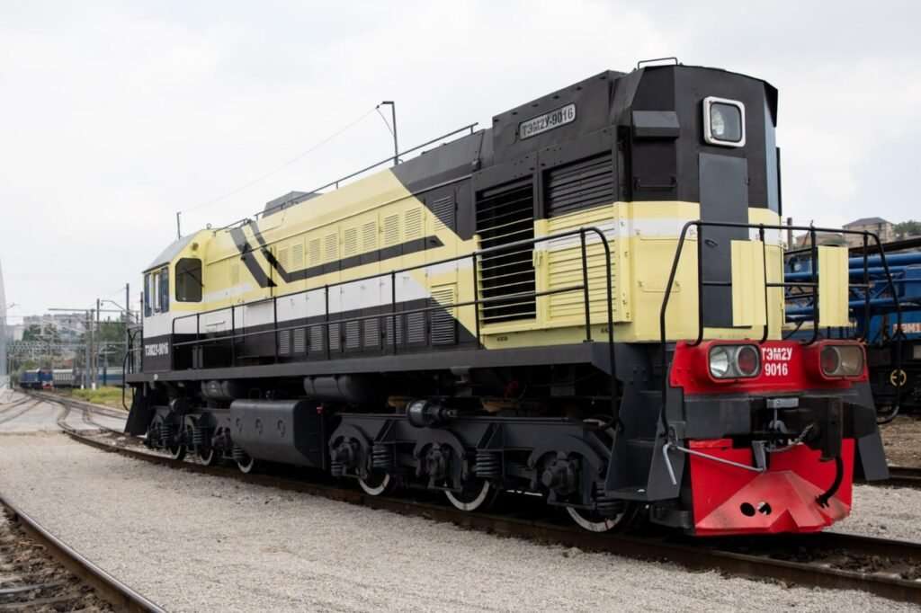 Kamkor Locomotive has modernized the first TEM2U locomotive