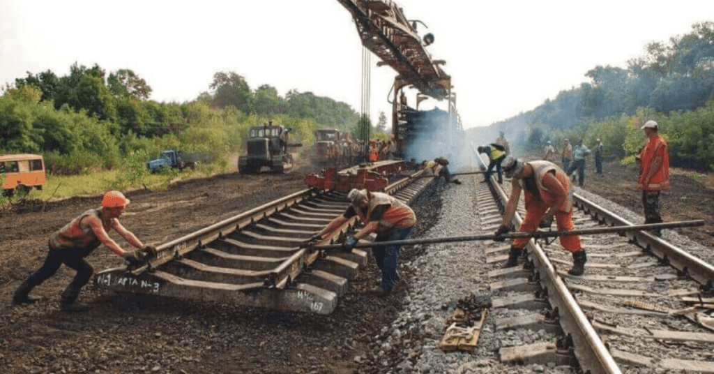 УЗ просить уряд України забронювати критичних працівників УЗ просить уряд України забронювати критичних працівників