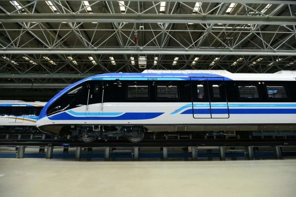CRRC Unveils New High-Speed Train CRRC Unveils New High-Speed Train
