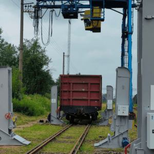 Проект USAID: установлены комплекты вагонных домкратов