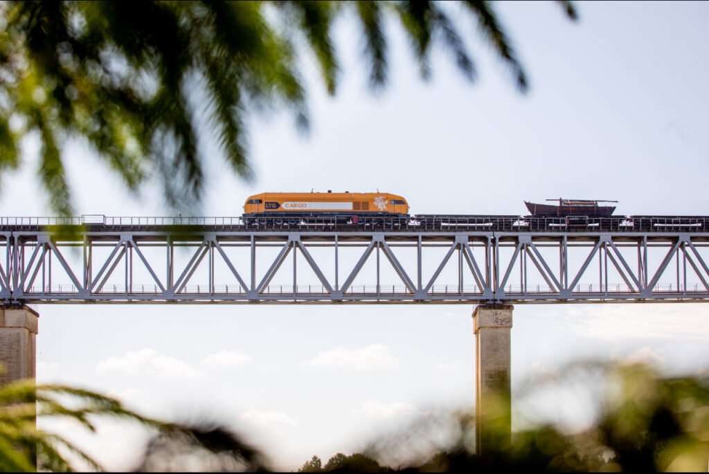 Индивидуальные решения для перевозки негабаритных грузов железной дорогой Индивидуальные решения для перевозки негабаритных грузов железной дорогой