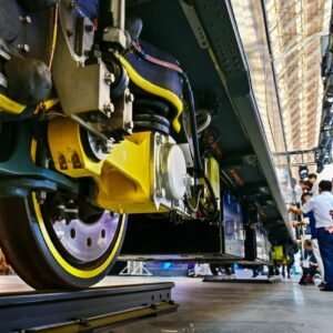 the world's first metro train made of carbon fiber