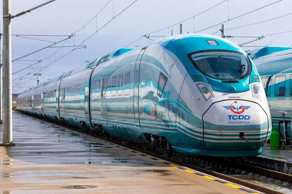 New High-Speed Railway Line between Ankara and Istanbul New High-Speed Railway Line between Ankara and Istanbul