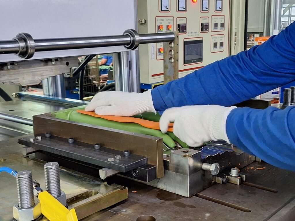 Class 1 dielectric gloves from Class 1 dielectric gloves from