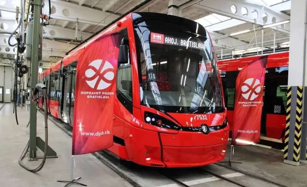 Братислава закупить 40 нових трамваїв Братислава закупить 40 нових трамваїв