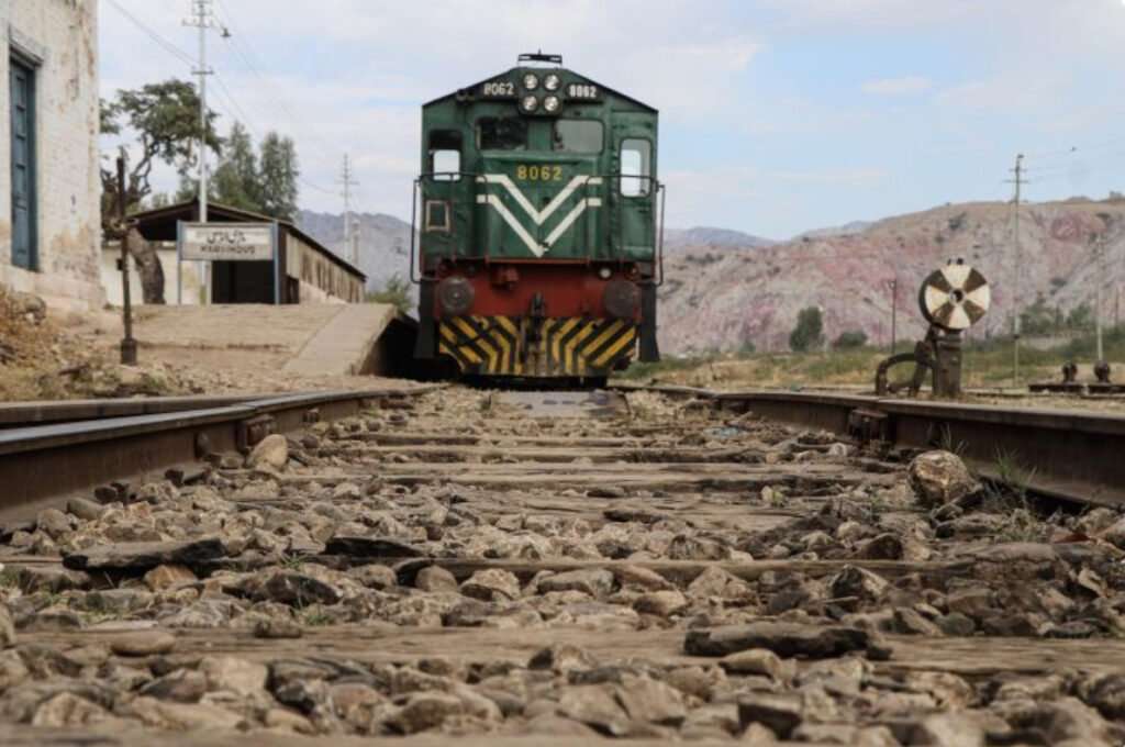 Pakistani Railways Launches New Platforms Using Chinese Technology Pakistani Railways Launches New Platforms Using Chinese Technology