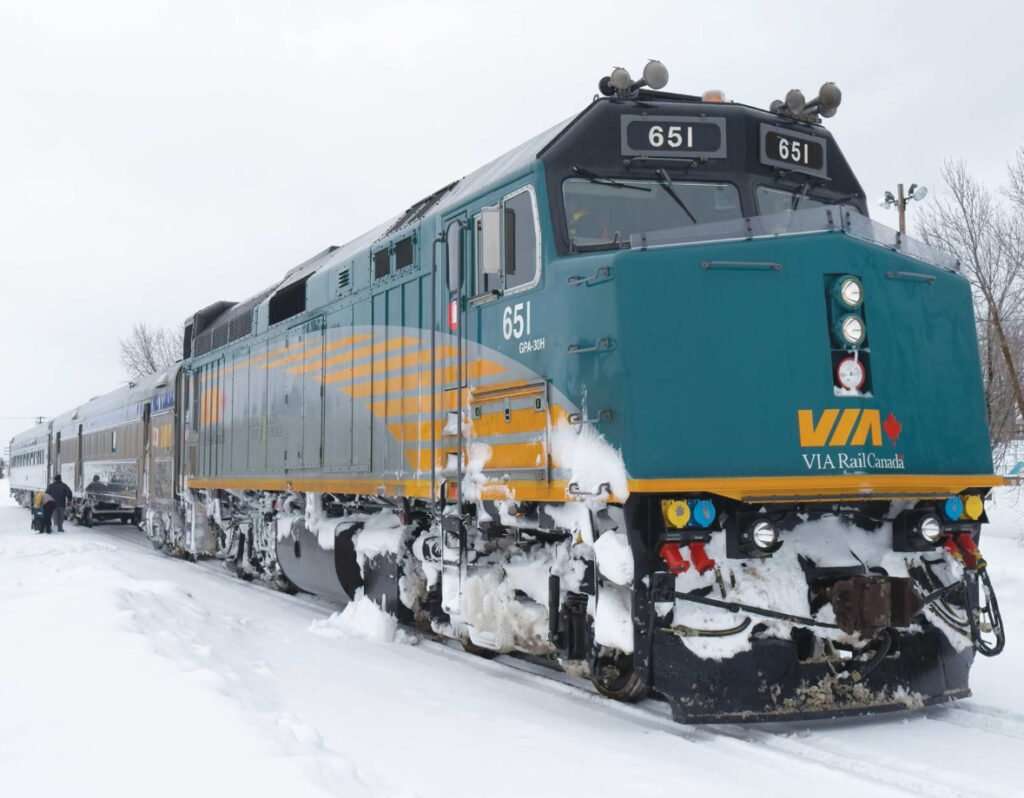 Purchase of 40 Locomotives and 300 Passenger Cars Purchase of 40 Locomotives and 300 Passenger Carsра