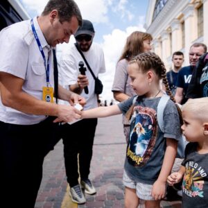 Укрзализныця и ЮНИСЕФ запустили первый детский вагон