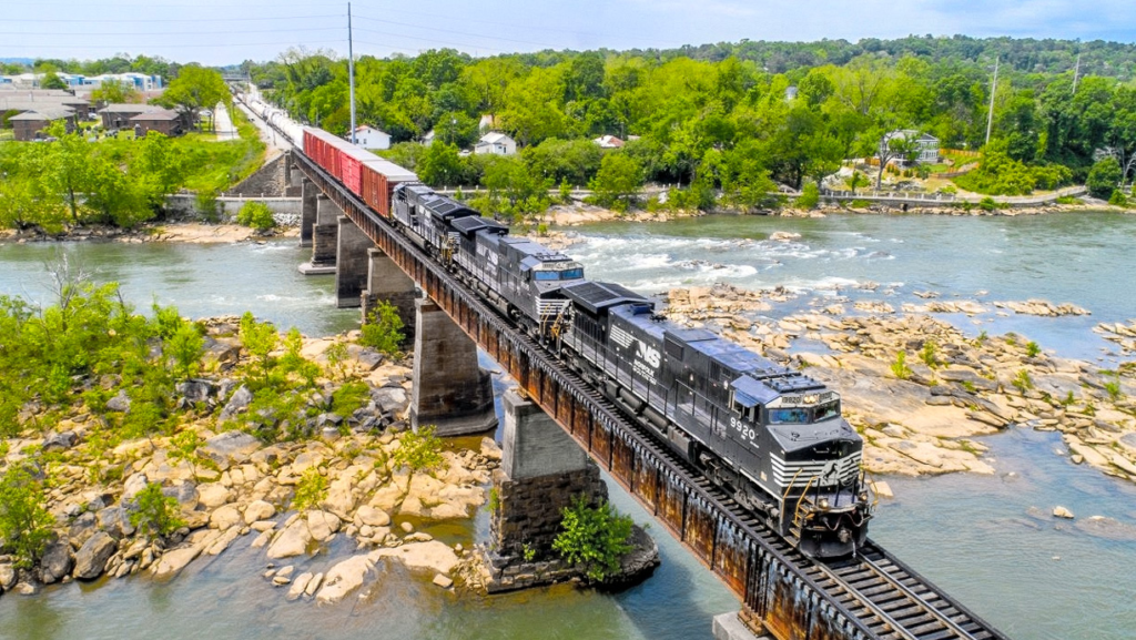 Norfolk Southern Invests $200 Million in Alabama Rail Corridor Norfolk Southern Invests $200 Million in Alabama Rail Corridor