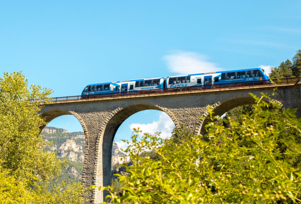 France to Purchase 8 Hybrid Trains for €56 Million France to Purchase 8 Hybrid Trains for €56 Million