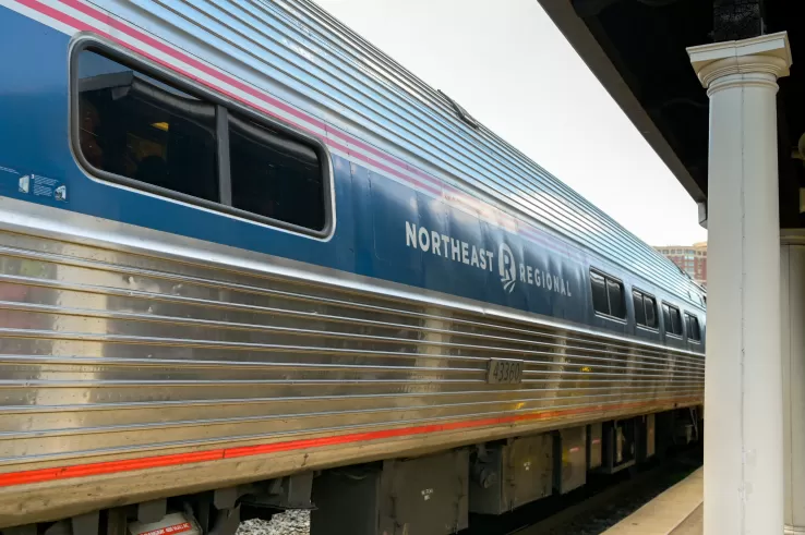 Улучшенные маршруты Amtrak и удобные пересадки для пассажиров Улучшенные маршруты Amtrak и удобные пересадки для пассажиров