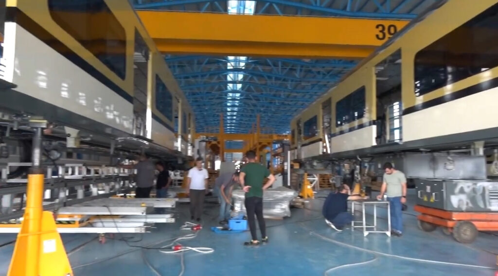 Процес складання першого турецького електропоїзда Процес складання першого турецького електропоїзда