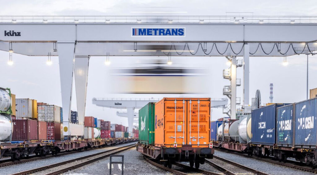 Strikes at the Port of Hamburg Paralyze Train Operations Strikes at the Port of Hamburg Paralyze Train Operations