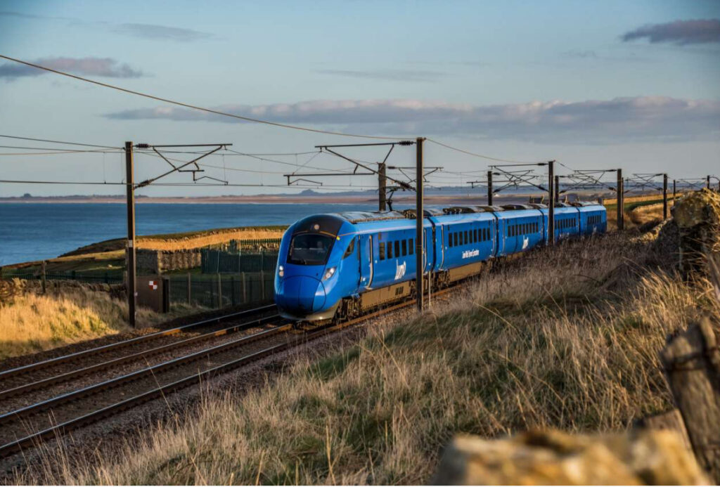 Hitachi випустила 300-й поїзд для модернізації залізниць Великобританії