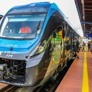 Первый гибридный поезд FPS начал работу на маршруте в Польше