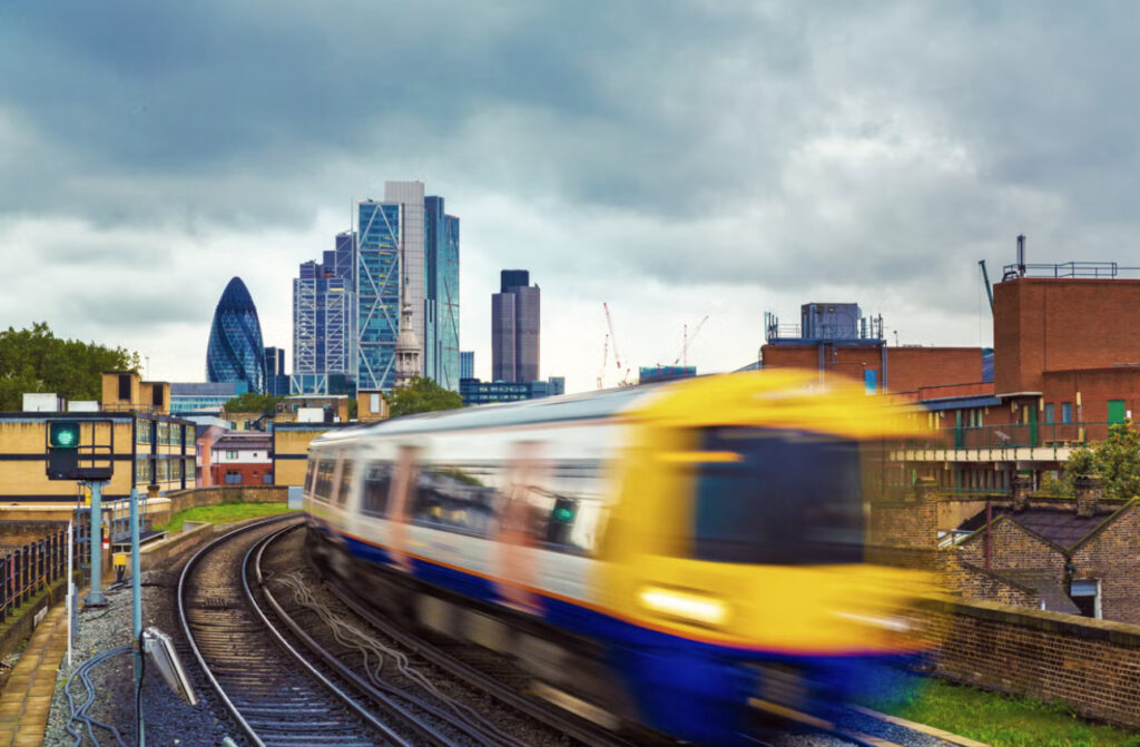 London Plans Major Tram Fleet Update with Global Manufacturers London Plans Major Tram Fleet Update with Global Manufacturers