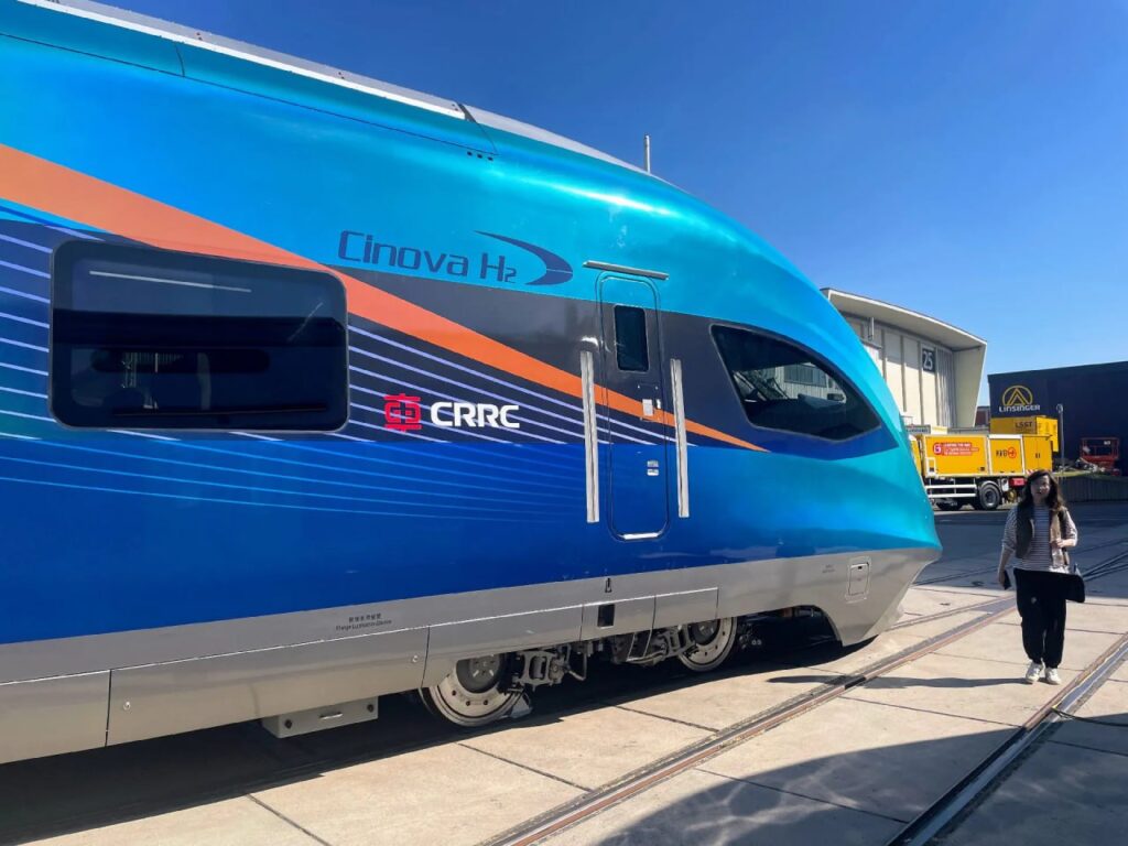 CRRC Unveils the CINOVA H2 Hydrogen Train at InnoTrans 2024