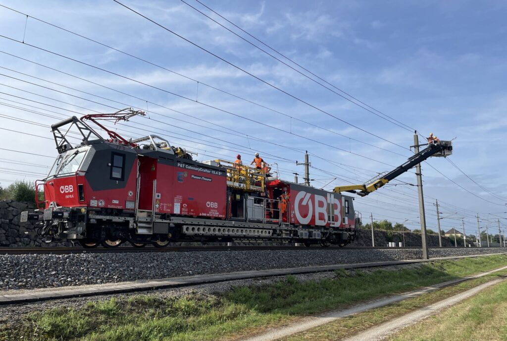 Plasser & Theurer track machines CatenaryCrafter 15.4 E3 Plasser & Theurer track machines CatenaryCrafter 15.4 E3