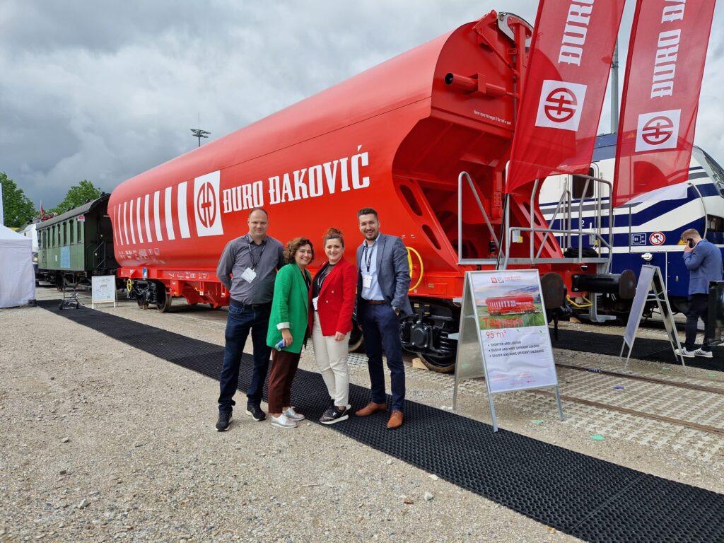 контракт на постачання зерновозів