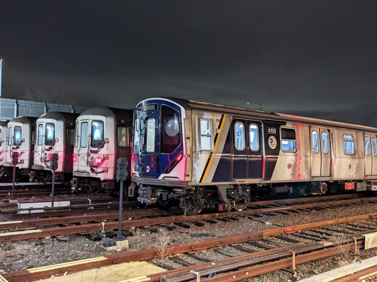 MTA New York City Subway 動作OK 完品 説明書なし Kawasaki Rail Subway Cars: Modernizing New York City's Transit
