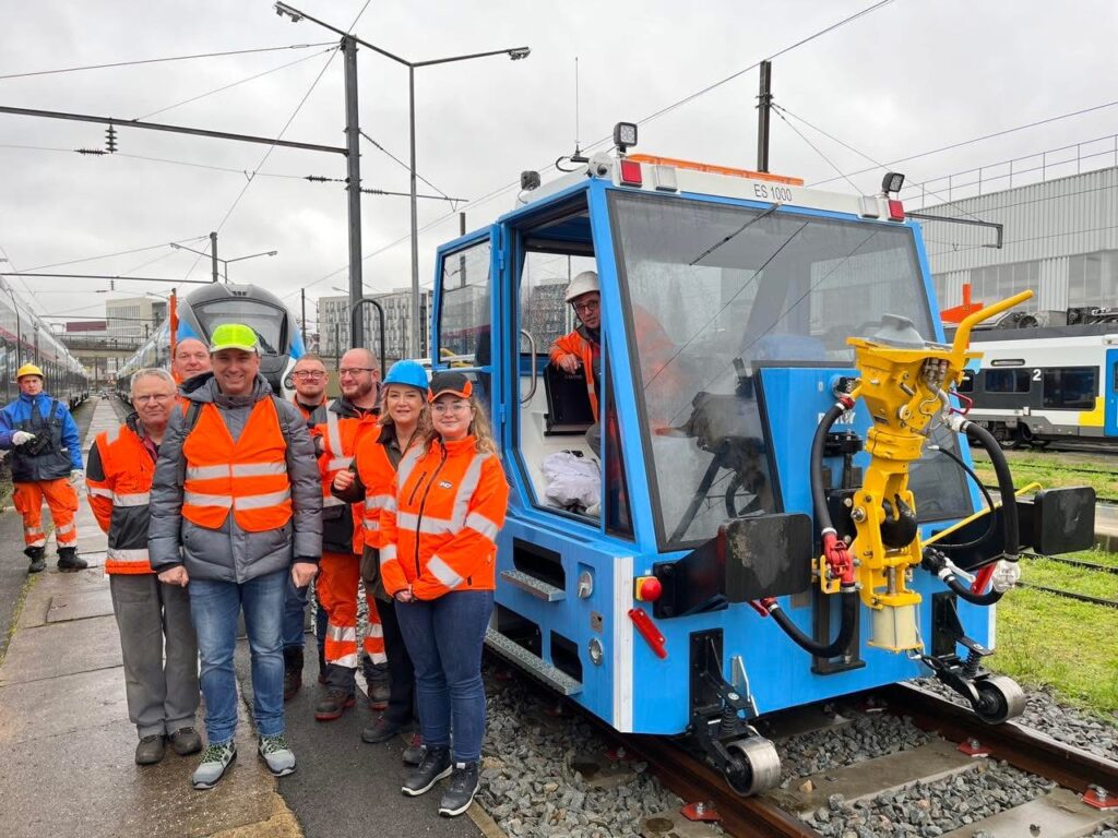 маневровый аккумуляторный локомотив