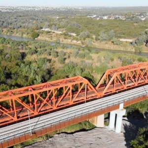 Залізничний міст через річку Ріо-Гранде