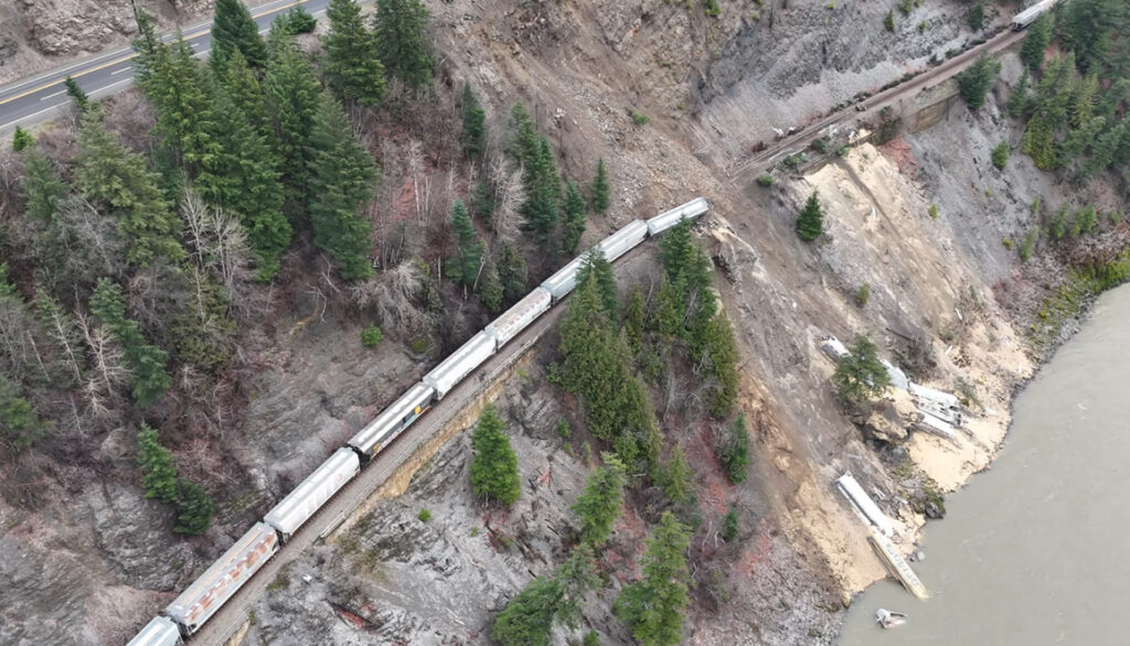 grain cars off track grain cars off track