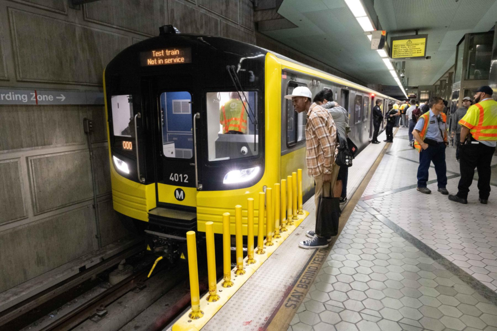 HR4000 Subway Cars HR4000 Subway Cars