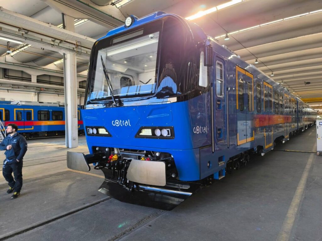 At its Caserta plant, the Indian company Titagarh Firema unveiled new electric trains At its Caserta plant, the Indian company Titagarh Firema unveiled new electric trains