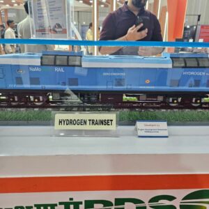 Индия активно готовится к запуску первого водородного поезда, который уже прошел сборку двигателя.