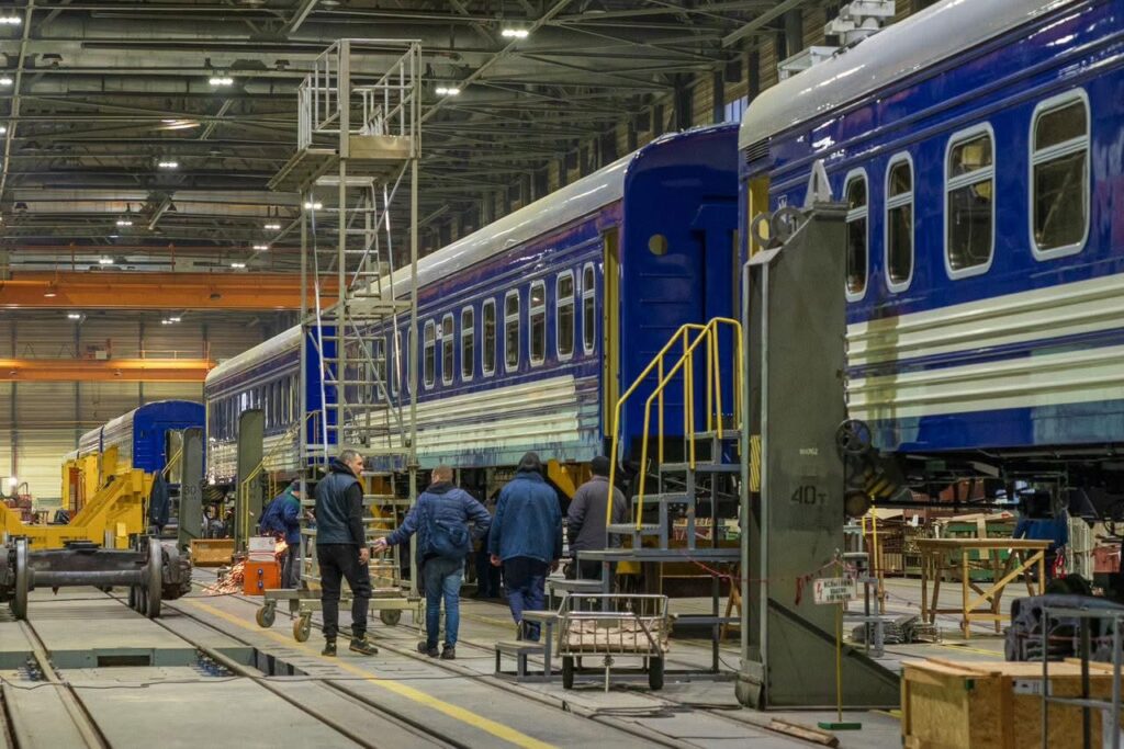 Міністерство розвитку ініціювало програму підтримки постачальників залізничної галузі України, заявив Олексій Кулеба. Міністерство розвитку ініціювало програму підтримки постачальників залізничної галузі України, заявив Олексій Кулеба.