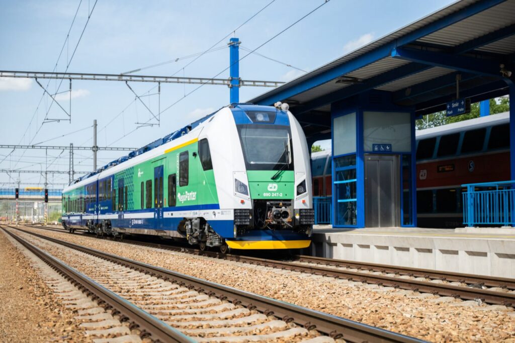 Škoda has partnered with ABB to equip its RegioPanter electric trains with advanced Pro batteries. This collaboration highlights Škoda’s commitment to eco-friendly rail transport innovations. Škoda has partnered with ABB to equip its RegioPanter electric trains with advanced Pro batteries. This collaboration highlights Škoda’s commitment to eco-friendly rail transport innovations.