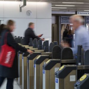 Transport for London (TfL) to link Railcards with contactless payments, simplifying travel discounts access