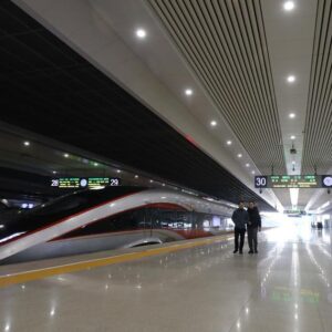 Китай активно развивает железнодорожную сеть, планируя увеличить ее протяженность до 60 тыс. км к 2030 году.