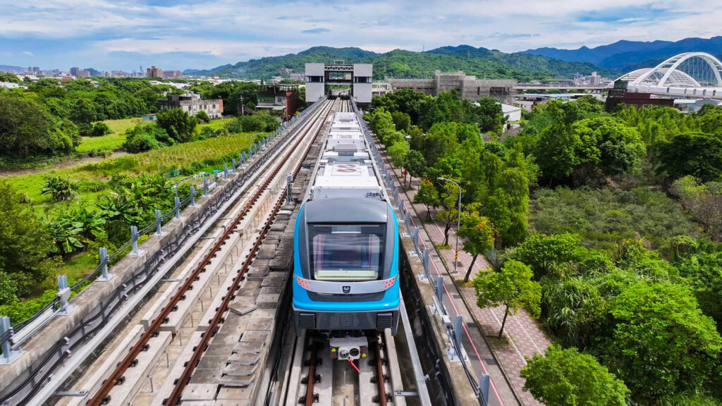 The Taipei Sanying MRT Line is now 81% complete, with operational testing set to begin in April. City officials confirm that public services will launch by late 2025 or early 2026.